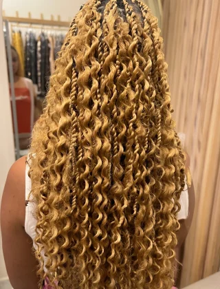 Golden Spiral Twists